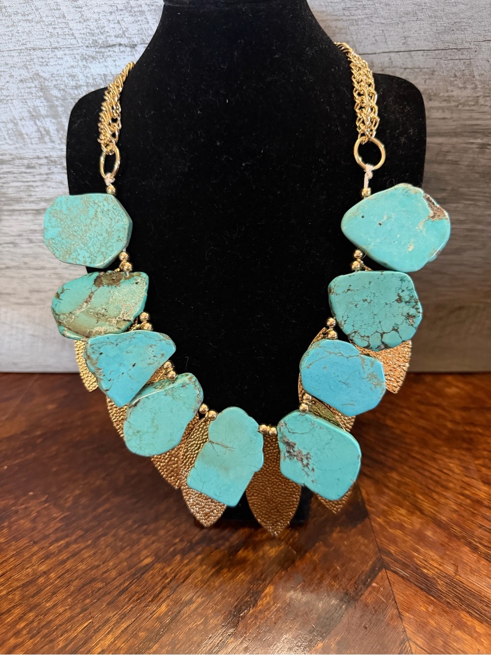 NWT Nordstrom Sequin Turquoise Stone Statement Necklace Gold Tone Boho Bold Bib